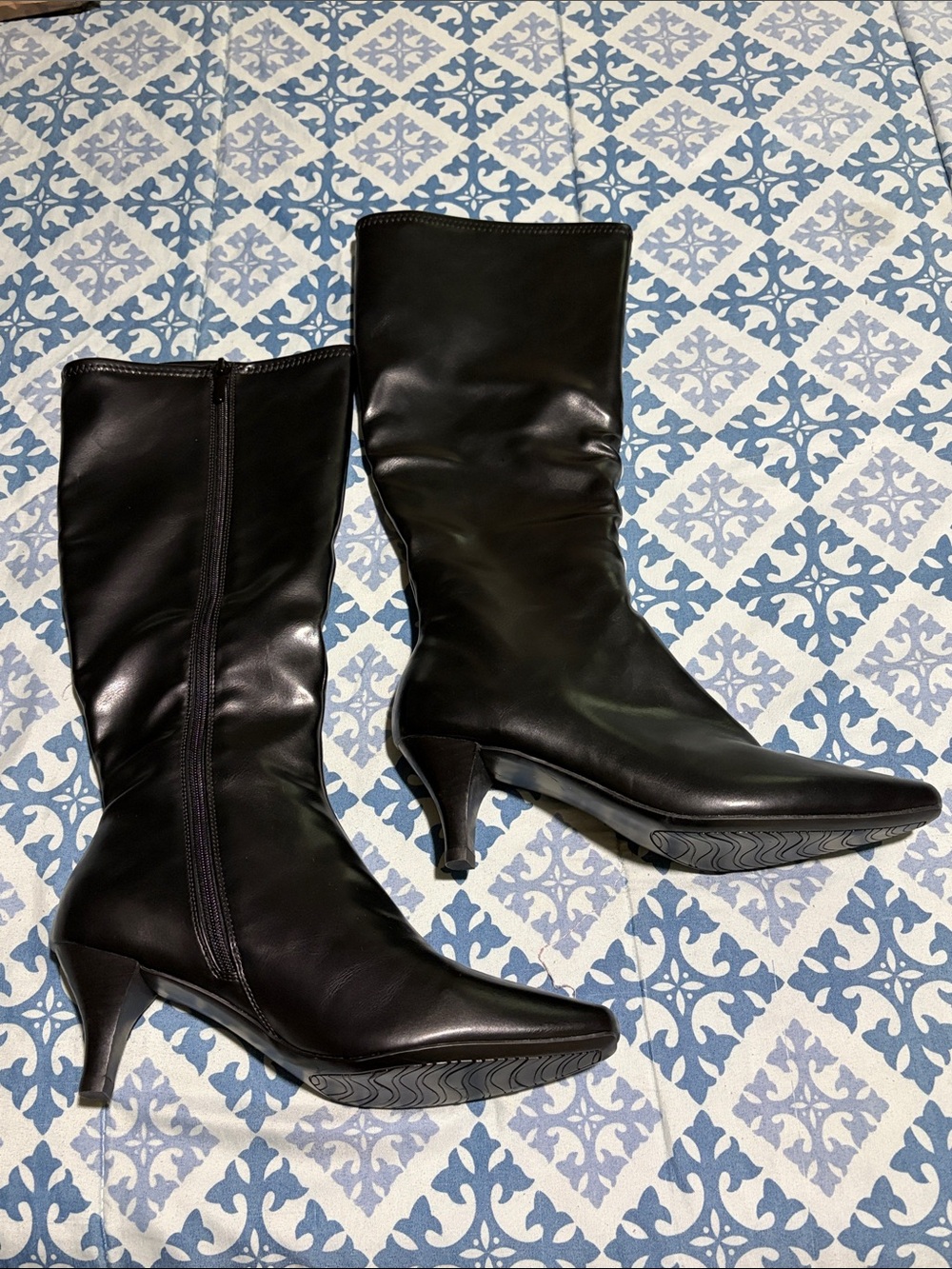 Classic Black Mid-Calf Heeled Boots with Side Zip